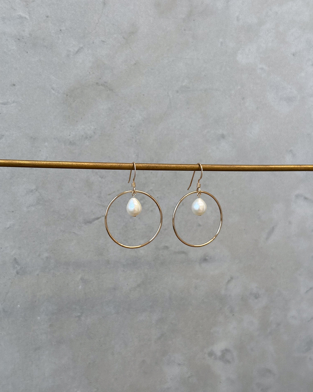 Teardrop Freshwater Pearl Centre Earrings - 14k Yellow Gold Fill