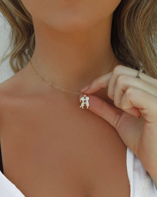 BOY KISSES GIRL NECKLACE - 14k Yellow Gold - The Littl - Classic Chain - 37cm (choker)