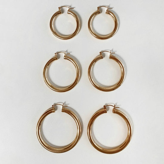 Load image into Gallery viewer, CHICAGO HOOP EARRINGS- 14k Yellow Gold - The Littl - 20mm -
