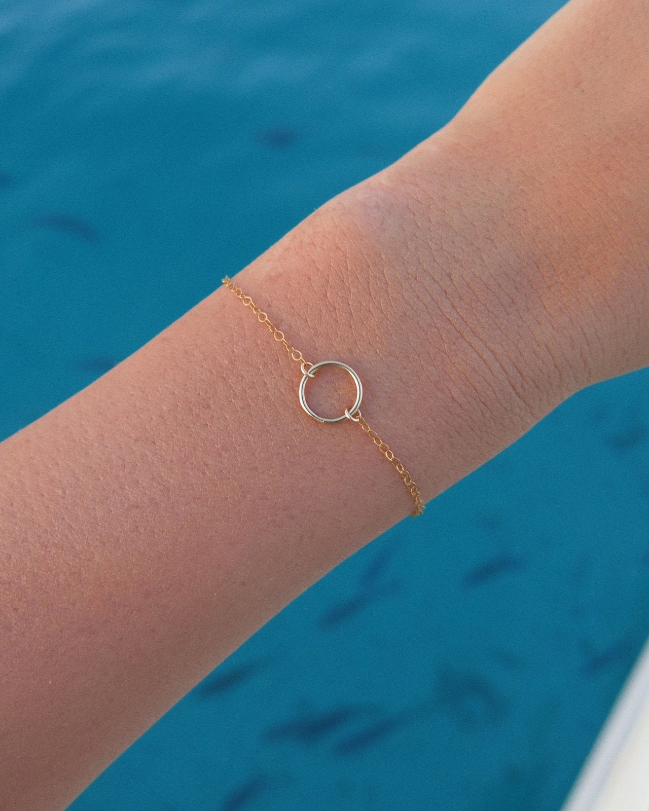 CIRCLE BRACELET- 14k Yellow Gold - The Littl - Classic Chain - 16cm