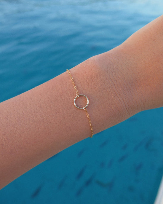 CIRCLE BRACELET- 14k Yellow Gold - The Littl - Classic Chain - 16cm