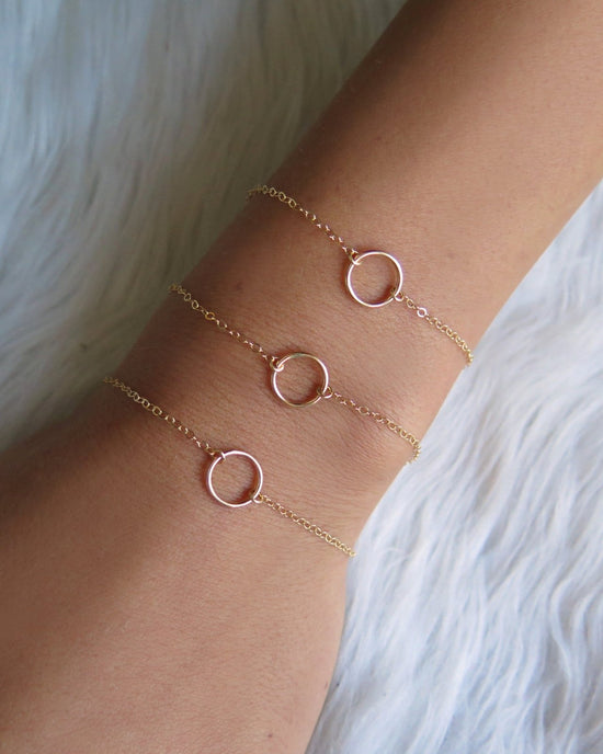 CIRCLE BRACELET- 14k Yellow Gold - The Littl - Classic Chain - 16cm