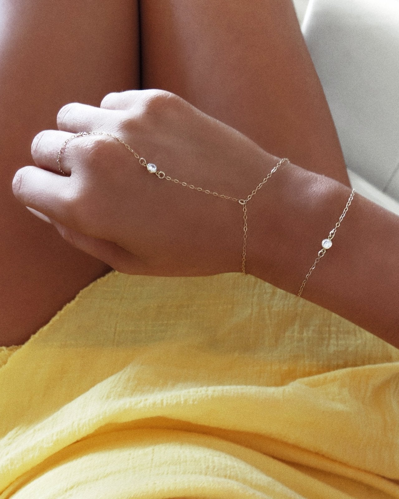 Hand gold chain deals