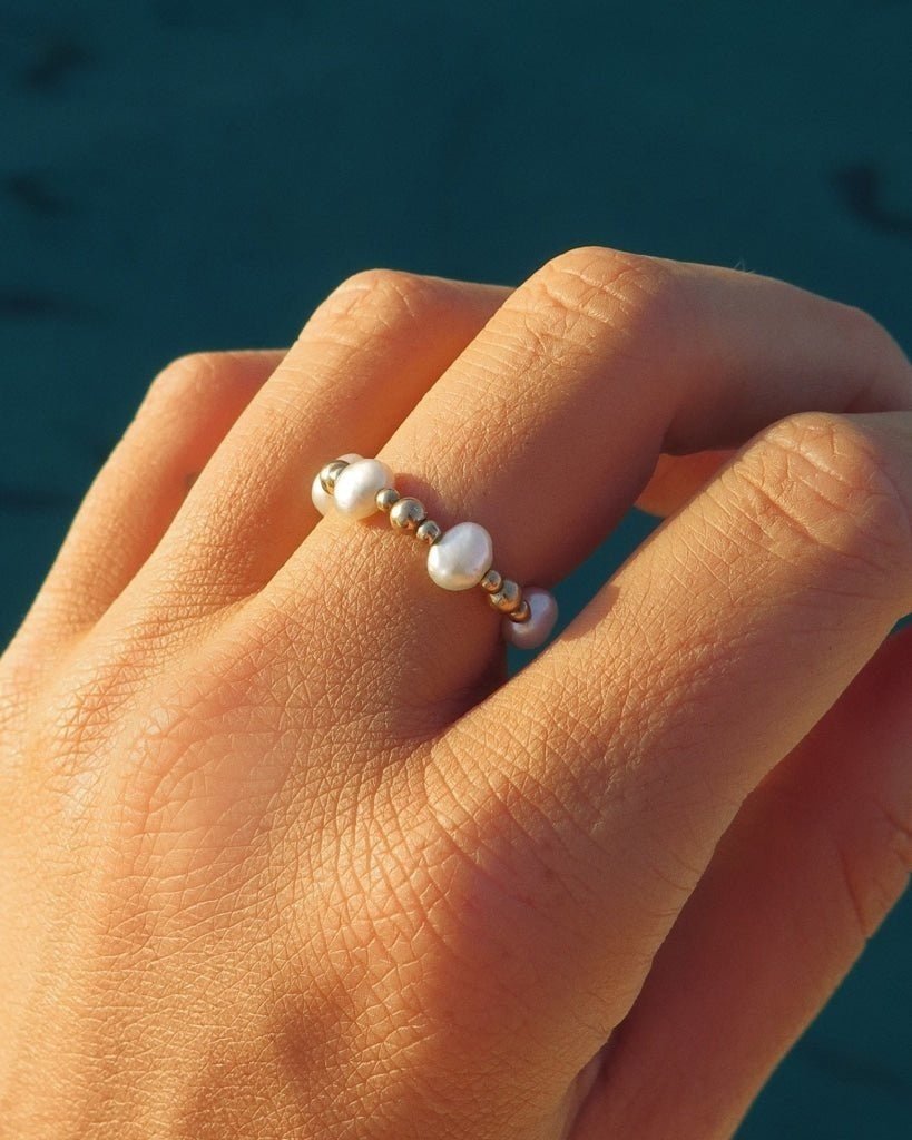 Load image into Gallery viewer, FRESHWATER PEARL BEADED MIX RING - The Littl - 14k Yellow Gold Fill - S
