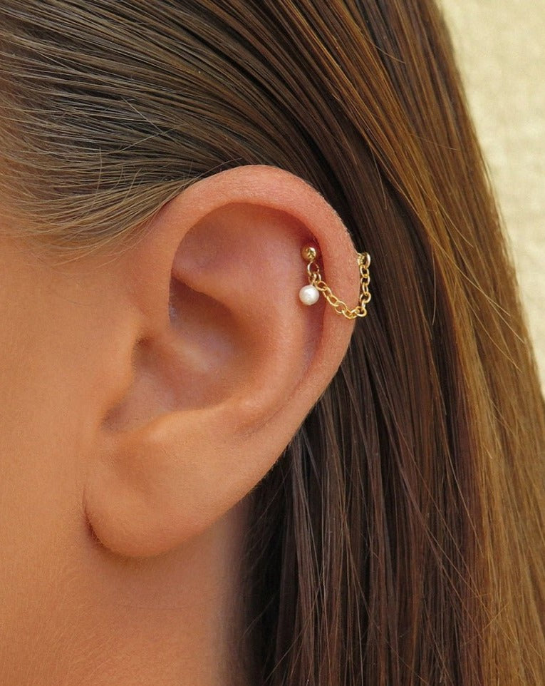 Load image into Gallery viewer, FRESHWATER PEARL CHAIN HELIX PIERCING - The Littl - 14k Yellow Gold Fill - Deluxe Chain
