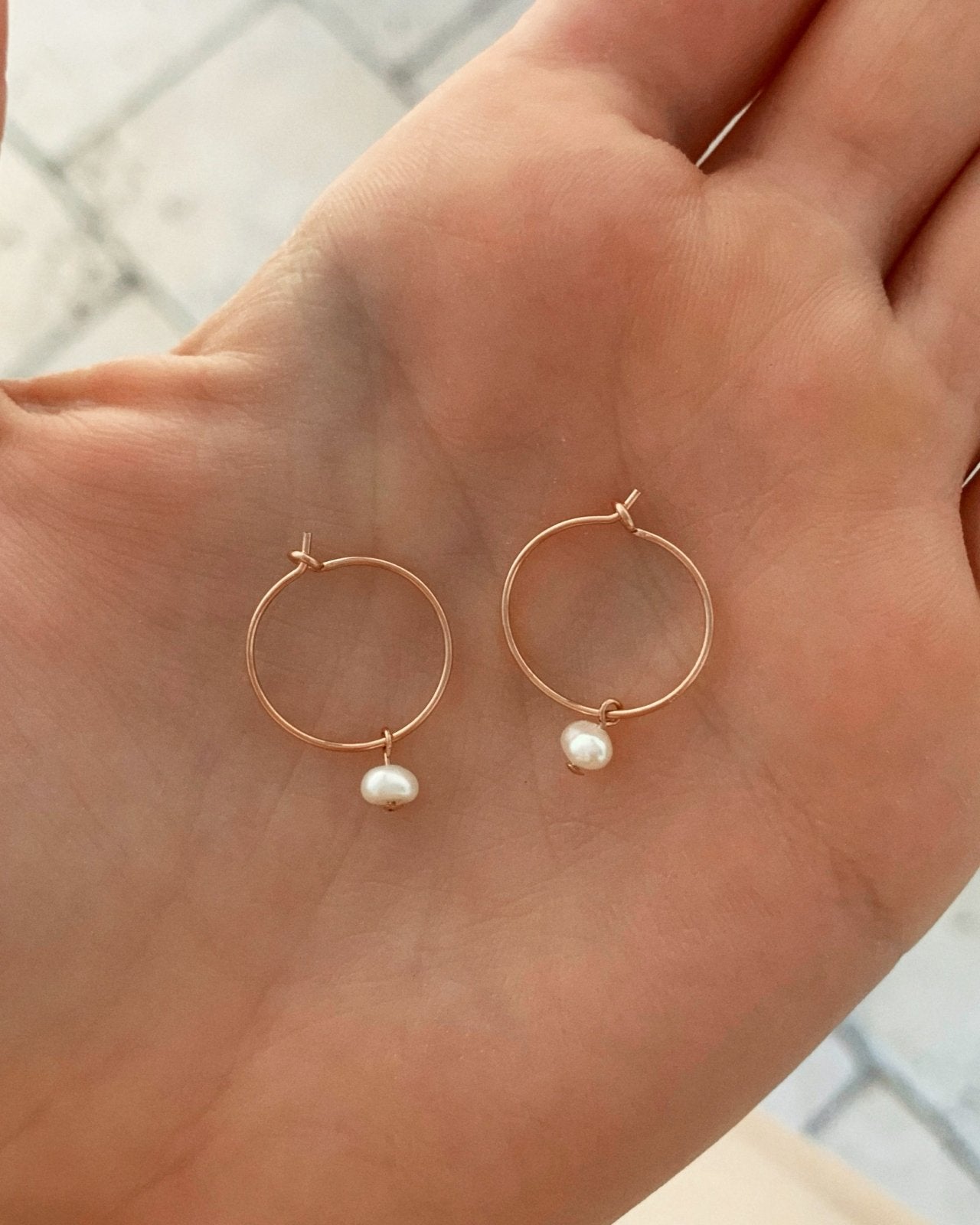 Load image into Gallery viewer, FRESHWATER PEARL HOOP EARRINGS- 14k Rose Gold - The Littl - -
