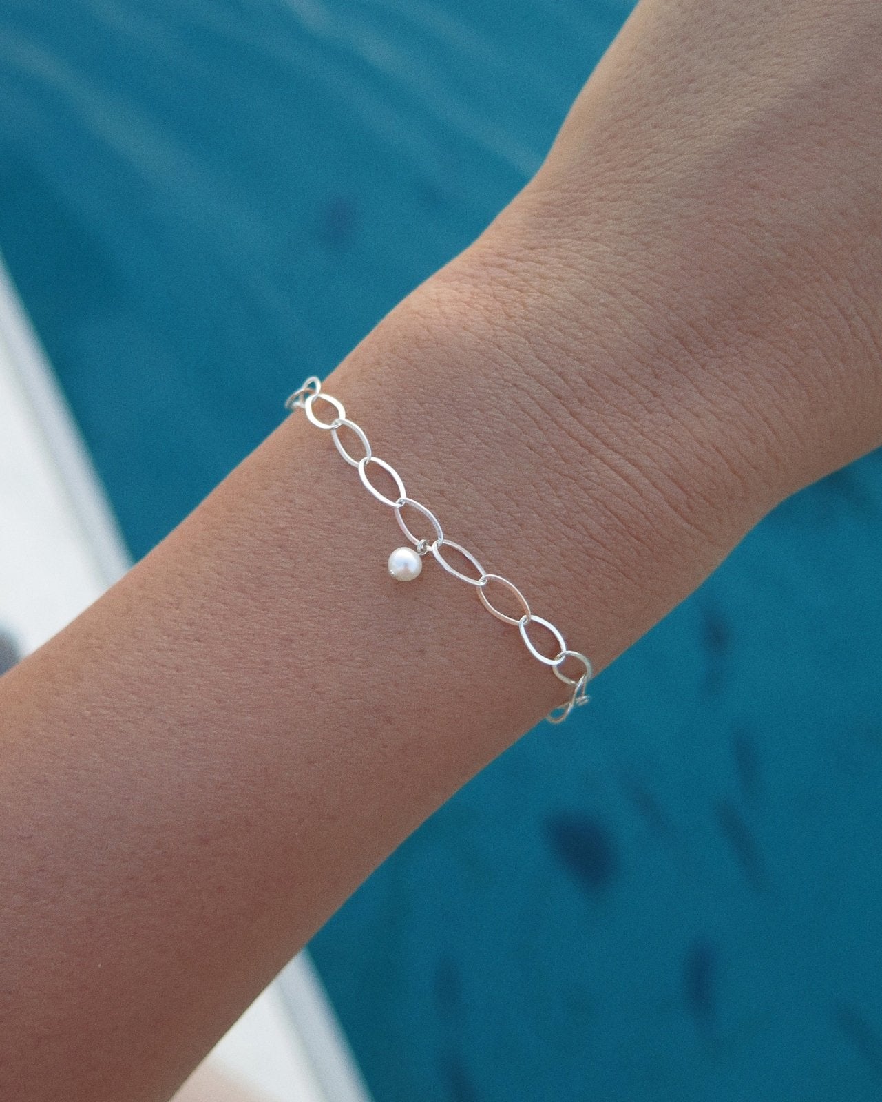 FRESHWATER PEARL OVAL CHAIN BRACELET- Sterling Silver - The Littl - 16cm -