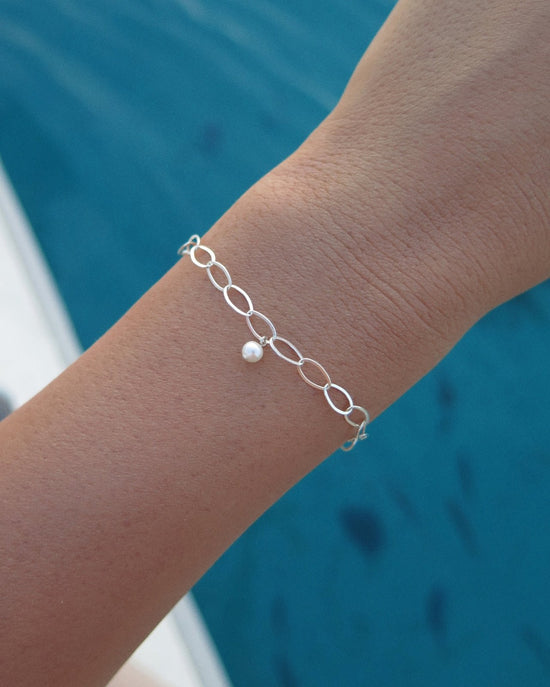 FRESHWATER PEARL OVAL CHAIN BRACELET- Sterling Silver - The Littl - 16cm -