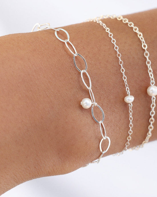 Load image into Gallery viewer, FRESHWATER PEARL OVAL CHAIN BRACELET- Sterling Silver - The Littl - 16cm -
