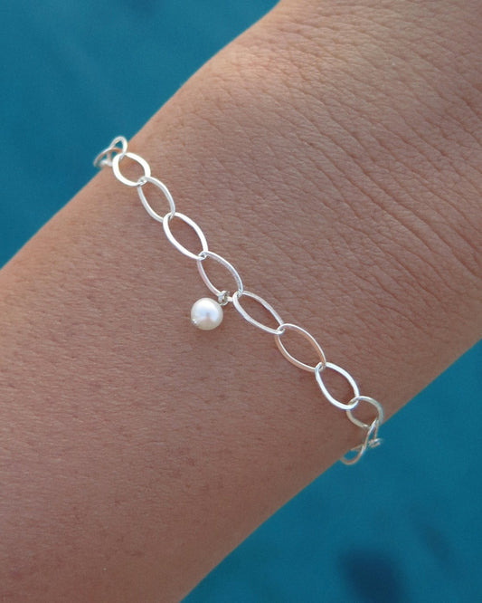 FRESHWATER PEARL OVAL CHAIN BRACELET- Sterling Silver - The Littl - 16cm -