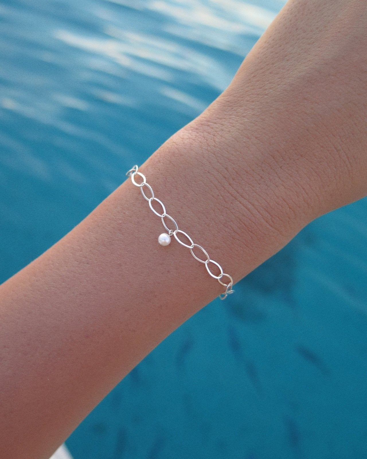 FRESHWATER PEARL OVAL CHAIN BRACELET- Sterling Silver - The Littl - 16cm -