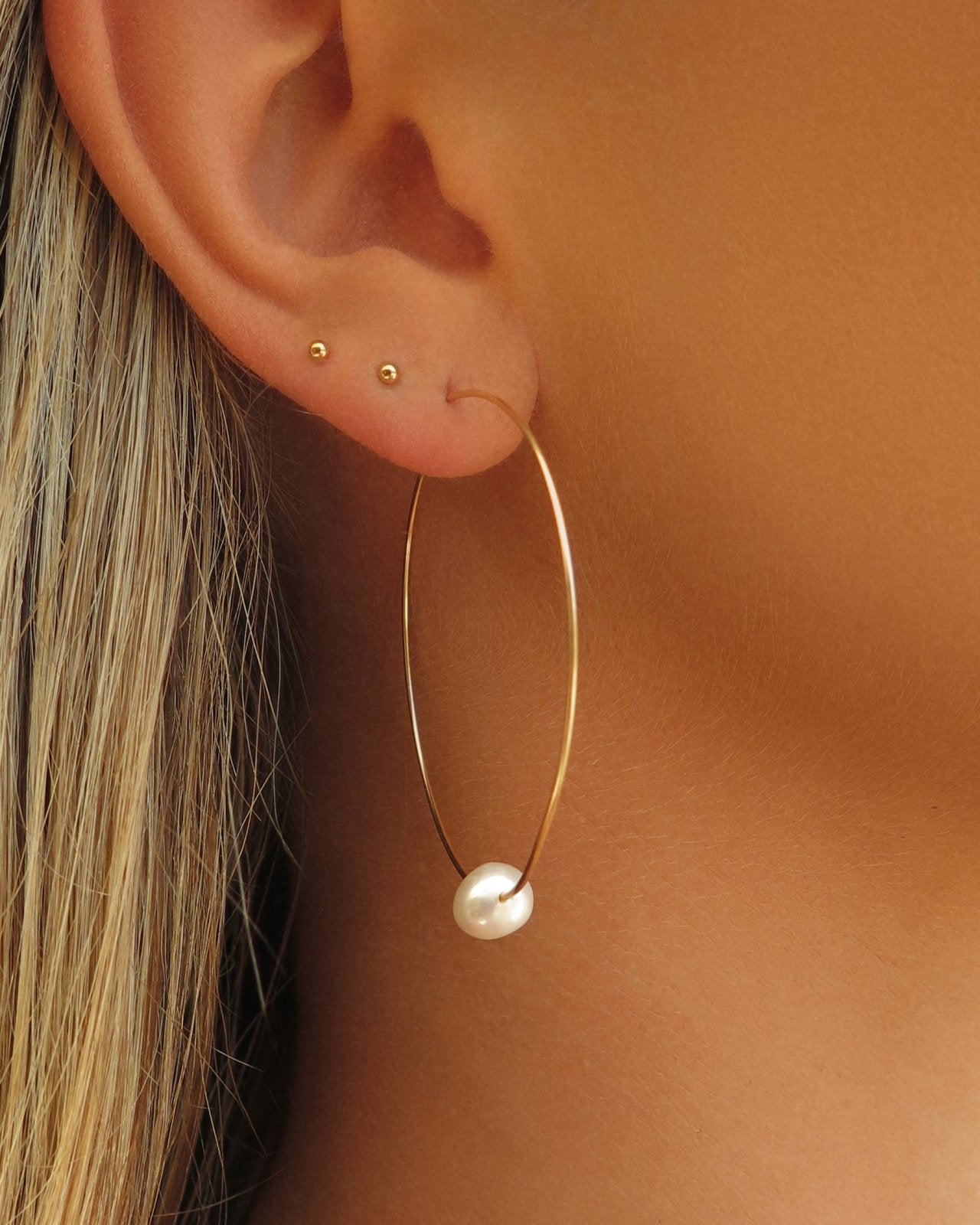 LARGE FRESHWATER PEARL HOOP EARRINGS- 14k Yellow Gold - The Littl - -