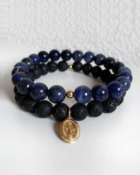 Load image into Gallery viewer, NAVY SODALITE BRACELET - The Littl - 14k Yellow Gold Fill - 16cm (S)
